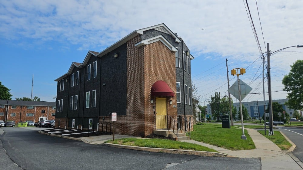 Apartment Complex, Stucco Painting, Sherwin-Williams, University of Delaware, Delaware Painting, Commercial Painting, Exterior Painting, Color Consultation, Color Consultant, Remodeling, Expert Painting, Wilimington